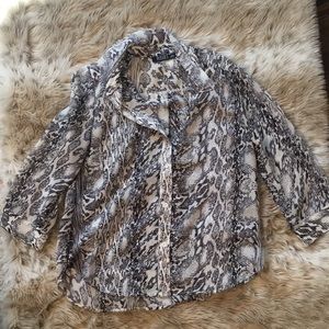 Sheer snake skin quarter sleeve button down.